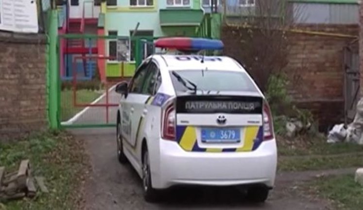 "Був жахливий крик": відсторонена через відсутність вакцинації вихователька влаштувала бійку в дитячому садочку на Рівненщині. ВIДЕО