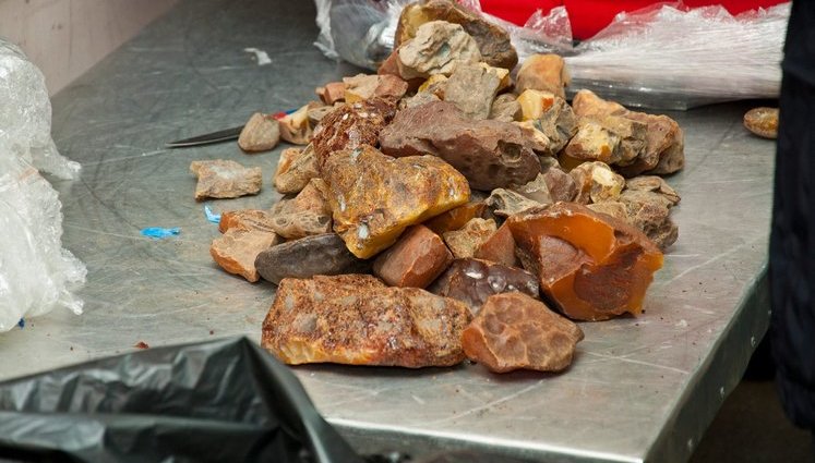 59 kilos of smuggled amber worth of 9 million UAH seized at Odesa customs. PHOTOS