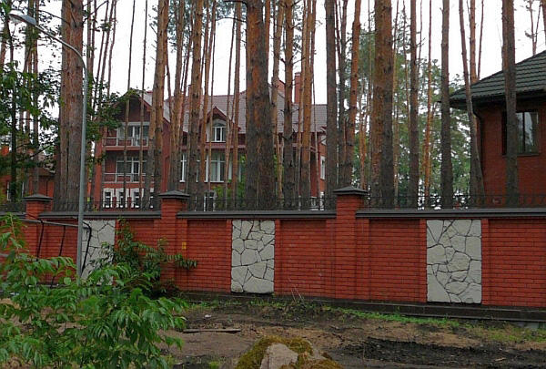 азаров