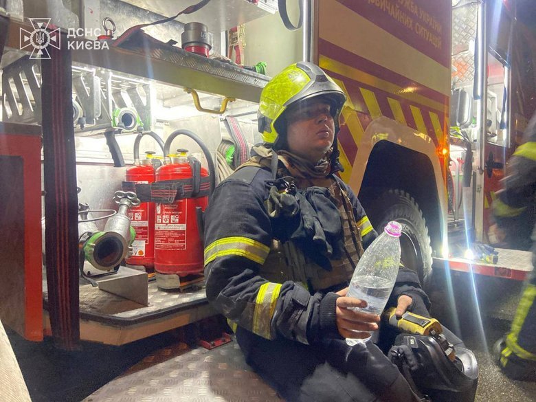 Російський удар по Києву 14 листопада: 1 загиблий, 15 поранених, масштабні пожежі