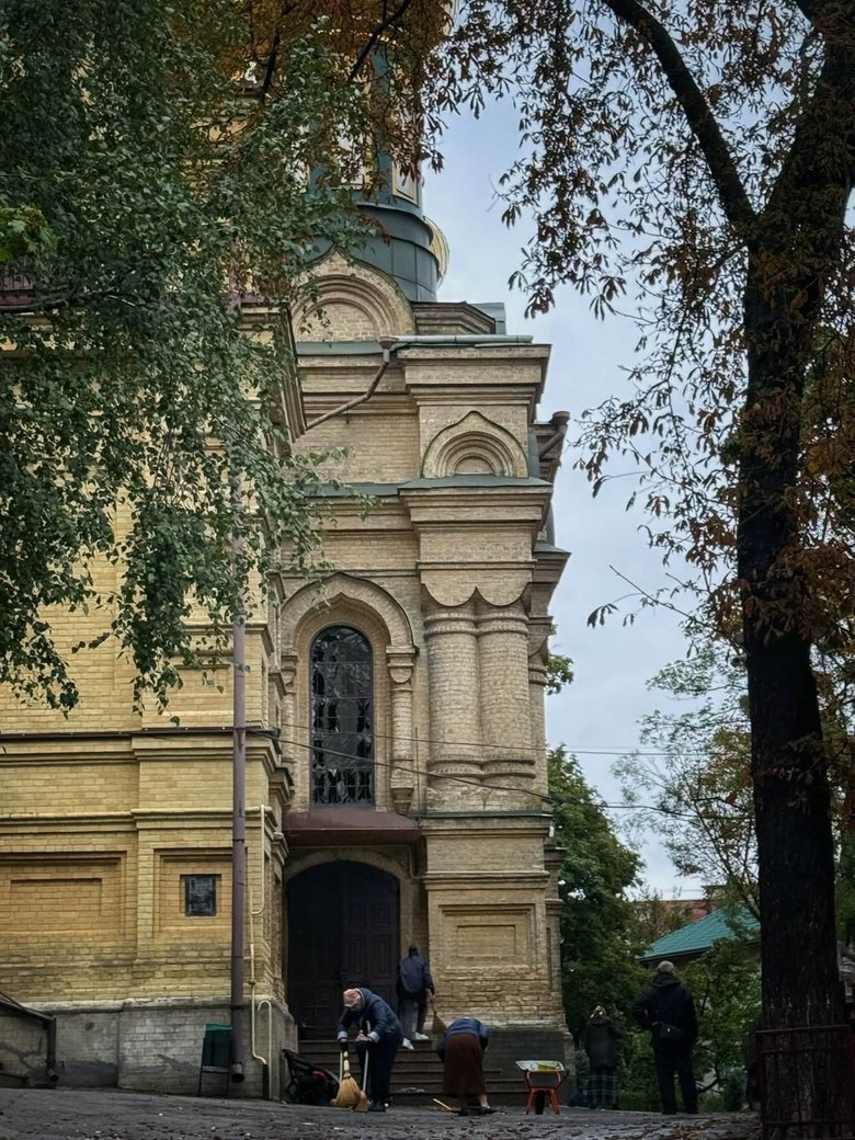 Свято-Покровський храм пошкоджено в Києві
