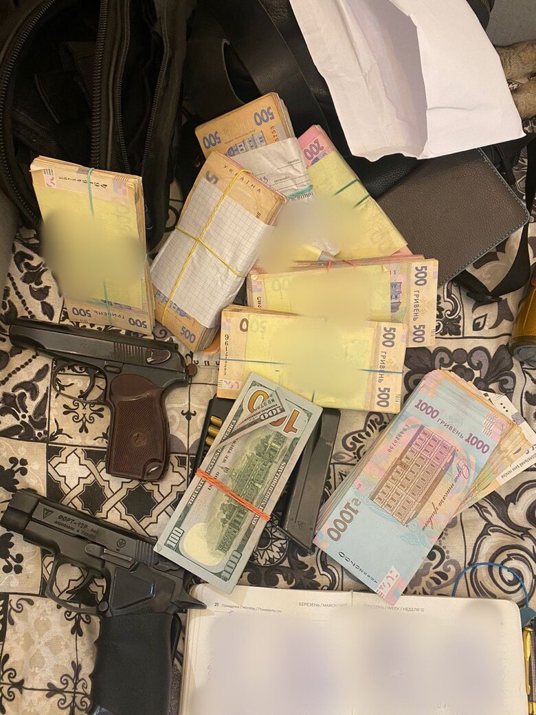 Бандиты пытались захватить в Киеве парковочный бизнес. Их разоблачили 05