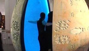 Жена главы администрации Президента Левочкина соорудила огромное космическое яйцо. ВИДЕО.