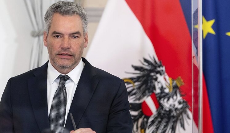 Канцлер Австрии Негаммер идет в отставку после провала переговоров по созданию коалиционного правительства