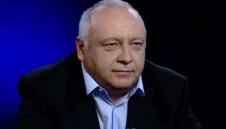 "Poroshenko promised to sell his business. In my opinion, he must keep his pledge," – PPB faction leader Hryniv