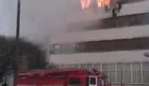 Пожар в Харькове. Люди бросались из окон уже после приезда спасателей. ПОЛНОЕ ВИДЕО