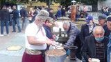 Представники ОПЗЖ 14 жовтня роздавали в центрі Вінниці кашу і чай, на них завели справу. ВІДЕО+ФОТОрепортаж