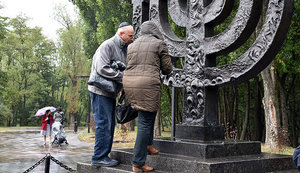 Україна має створити в Бабиному Яру потужний сучасний музей і меморіал. Це завдання не приватних донорів, не має значення, звідки вони - з Росії чи Канади, - Дробович