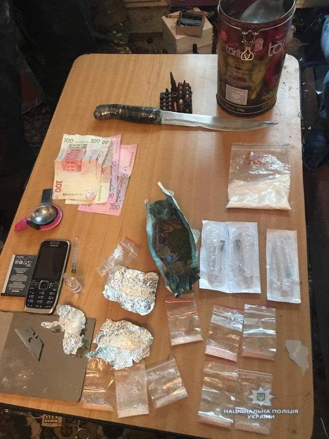 Озброєну злочинну групу наркоторговців затримано на Київщині 02 Озброєну злочинну групу наркоторговців затримано на Київщині 02