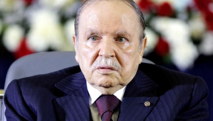 Президент Алжиру Бутефліка пішов у відставку після 20 років правління