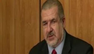 "Все начало переходить в физические столкновения. Сообщили, что в толпе есть 2 автоматчика. Я никак не мог развернуть ситуацию по-другому", - Чубаров о 26 февраля 2014 года. ВИДЕО