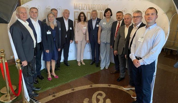 Українські молочники поїхали на міжнародний форум у Польщу: обговорять вільну торгівлю та євроінтеграцію