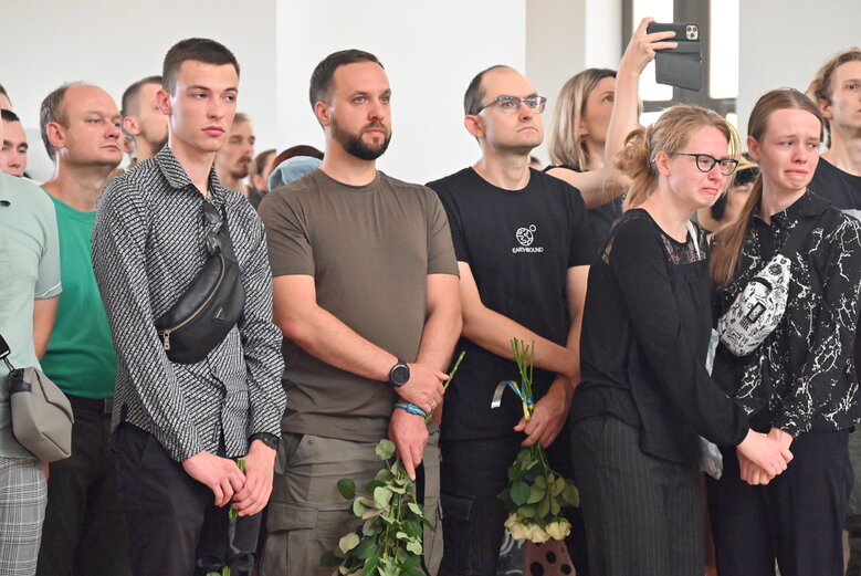 Із відомим льотчиком Андрієм Пільщиковим (Juice), який загинув в авіатрощі на Житомирщині, попрощалися у Києві 12