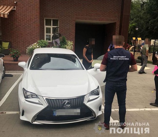 Главу общественного совета при столичной ГФС задержали на крупной взятке 01