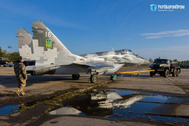 Львівський авіаремонтний завод передав українським військовим модернізований винищувач МіГ-29 01