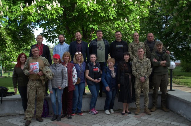 Воїни приїхали отримати орден прямо з окопів під ДАП. Народний Герой України: репортаж із Сум 16 Воїни приїхали отримати орден прямо з окопів під ДАП. Народний Герой України: репортаж із Сум 16