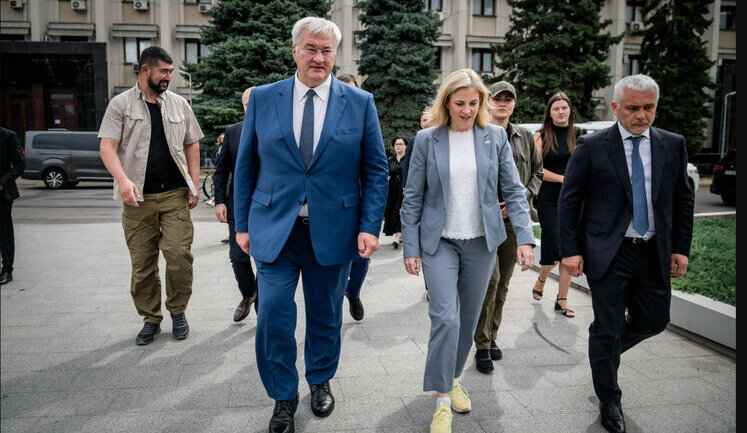 Глава МИД Австрии Майнль-Райзингер прибыла с визитом в Одессу