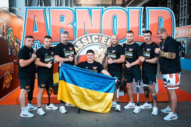 Ukrainian veterans set strongman world record 01