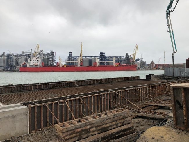 ГПУ і СБУ проводять обшуки в Одеському морському порту й одеській філії АМПУ 06