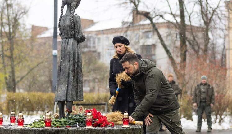 Зеленский и первая леди почтили память жертв голодоморов в Украине. ФОТОРЕПОРТАЖ