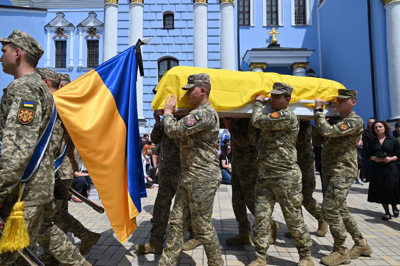 У Києві попрощалися із військовим фотографом Арсеном Федосенком
