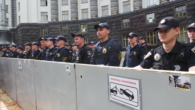 Car owners with EU license plates picket Verkhovna Rada 02