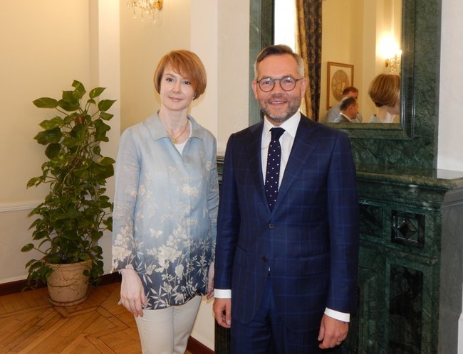 ФРН продовжуватиме підтримку України на європейському шляху, - Рот 01