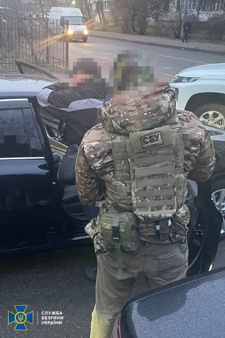 Чи зупинить СБУ зброярську мафію і їхні прокладки: невідома історія одного затримання 01