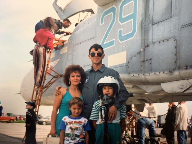 Льотчик Ігор Табанюк: Якщо аеродром, який я відновив, роздеребанять, я втрачу сертифікацію - і в Коломиї більше не буде підготовки льотчиків 04