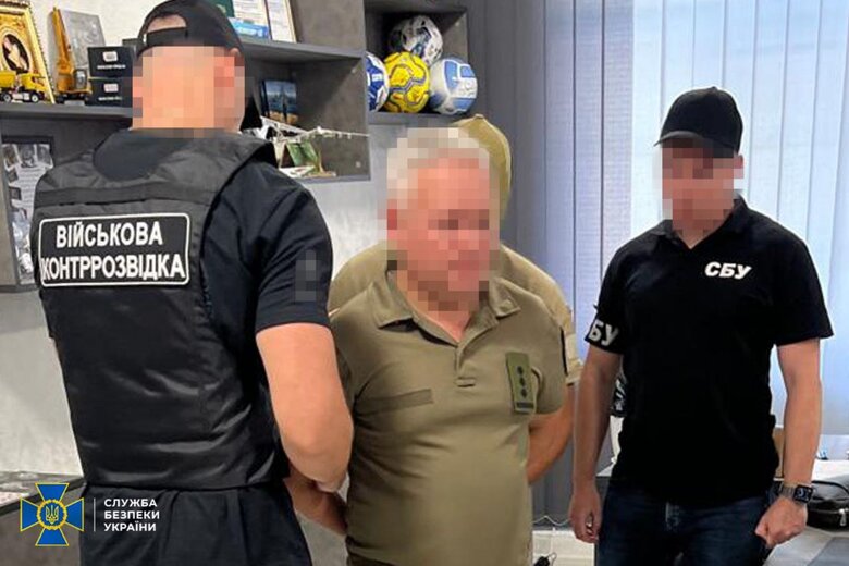 Начальників Бориспільського та Бучанського ТЦК затримано на хабарі