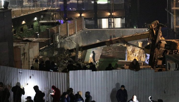 Подробиці загибелі робітника на будівництві в Одесі: швидку не пускали, журналістів викидали, поліцейські відверталися, - активіст. ФОТОрепортаж