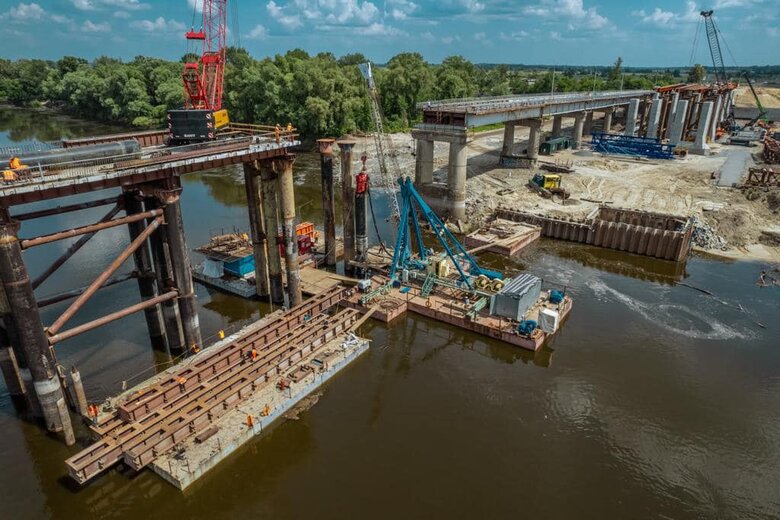 Рух Чернігівським мостом через Десну відкрито, - Шкіль 05