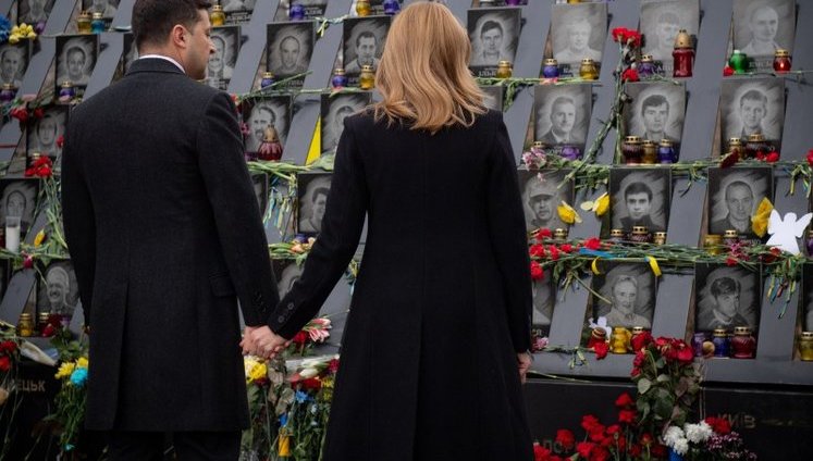 President of Ukraine, First Lady commemorate Heroes of Heavenly Hundred. PHOTOS