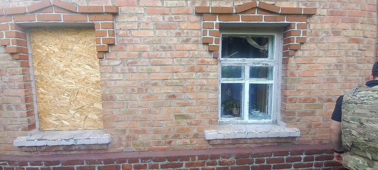 Наслідки нічного обстрілу Нікополя 03