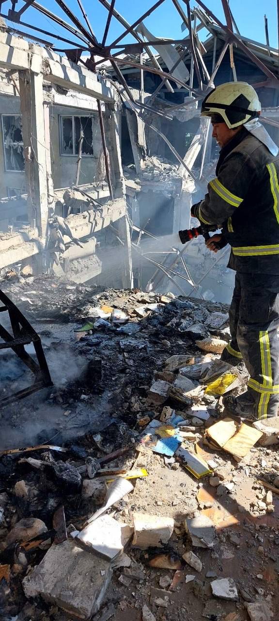 Войска РФ обстреляли школу в Бахмуте, ранены два человека, - ГСЧС 02