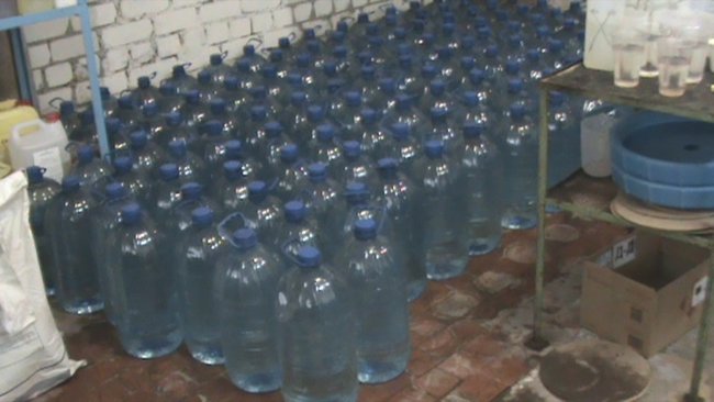 Подпольный цех по незаконному производству алкогольной продукции ликвидирован в Днепре. Изъято продукции на 2,1 млн грн 04