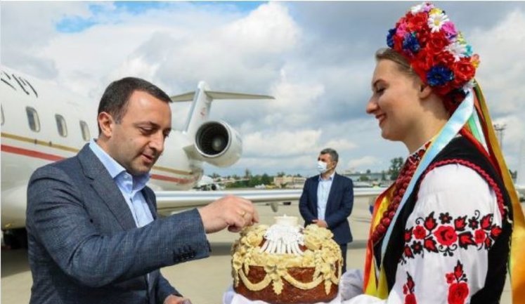 Участники саммита Крымской платформы начали прибывать в Украину: первым прилетел премьер Грузии Гарибашвили