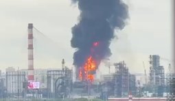 Далекобійний удар по Москві: горить НПЗ в області