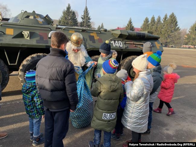 Святой Николай приехал ко львовским военным на БТР 02