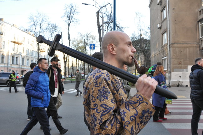 У центрі Києва відбувся марш вишиванок на честь дивізії СС Галичина 27