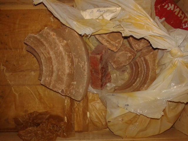 Схованку з боєприпасами та вибухівкою виявлено на Луганщині, - СБУ 04