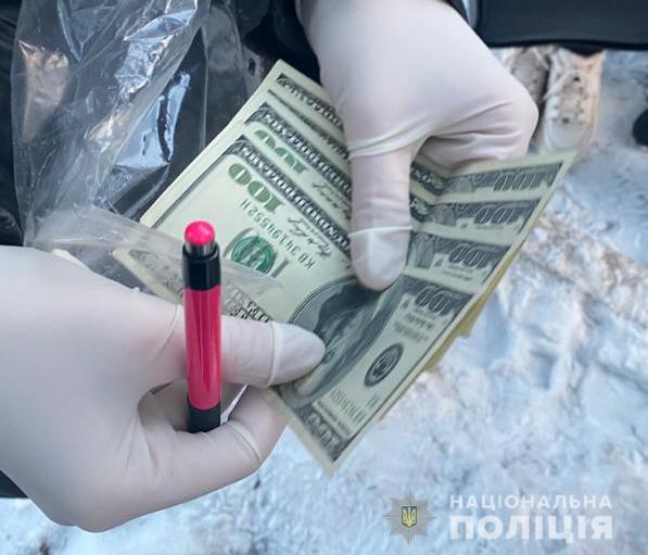 Замглавы госадминистрации одного из районов Харькова задержан при получении взятки, - Нацполиция 02