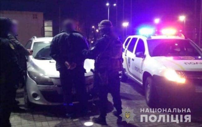 Поліцейські-спецпризначенці затримали банду вимагачів у Черкасах 02