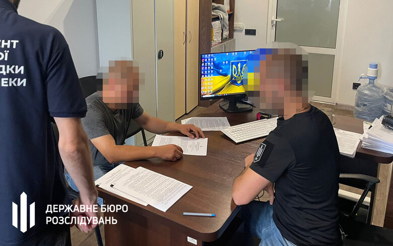 Підозри військовим за закупівлю неякісних спальних мішків для ЗСУ
