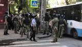 Понад 50 кримських татар затримані вчора під час протесту. Їх заштовхали в автобуси, застосовуючи грубу силу, і допитують без адвокатів, - Денісова. ВIДЕО