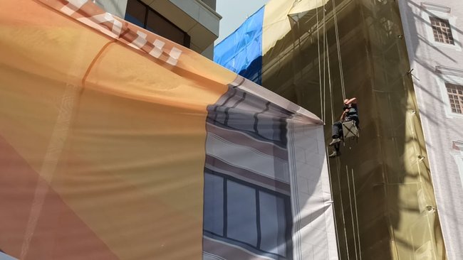 З Будинку профспілок на Майдані Незалежності зняли Мураєва. Банер з проросійським політиком провисів кілька годин 07