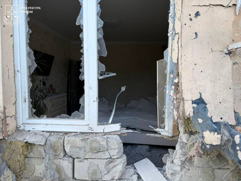 Дві російські ракети влучили у житловий сектор Одеського району: загинула жінка