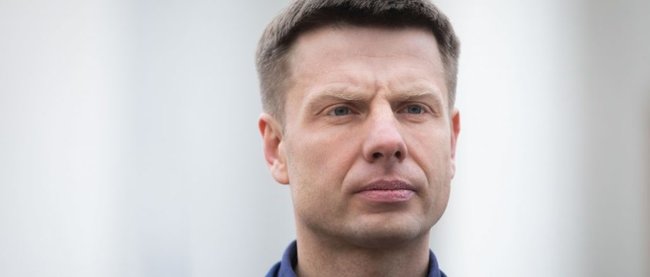 Захід чи Схід: чи змінює Україна свій вектор? Думки депутатів 04