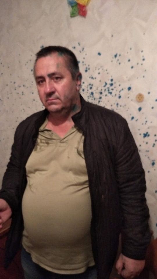 У Херсонській області невідомі увірвалися на засідання осередку ОПЗЖ, вкрали ноутбук і облили присутніх зеленкою, - поліція 02 У Херсонській області невідомі увірвалися на засідання осередку ОПЗЖ, вкрали ноутбук і облили присутніх зеленкою, - поліція 02