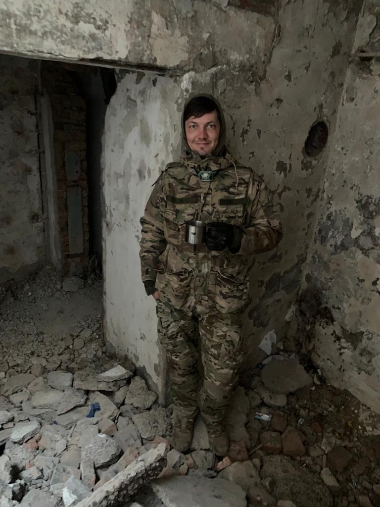 Я думаю, що для росіян це можливість вилізти з якоїсь економічної клоаки і дати тій частині населення, яка фактично на дні, себе реалізувати за рахунок пограбувань. Як колись орда грабувала і вбивала, – Андрій Олещук 06